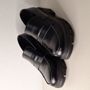 Ardene lug sole loafers black sz 8